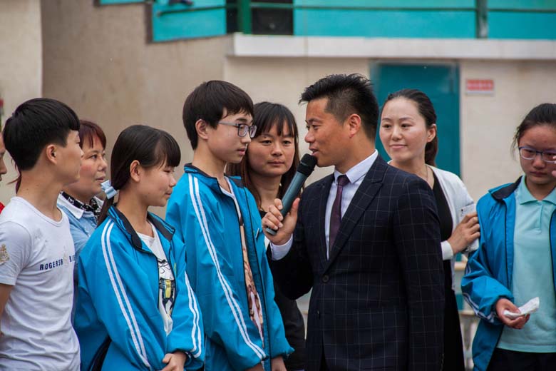 《感恩励志、少年崛起》演讲