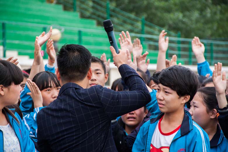 《感恩励志、少年崛起》演讲