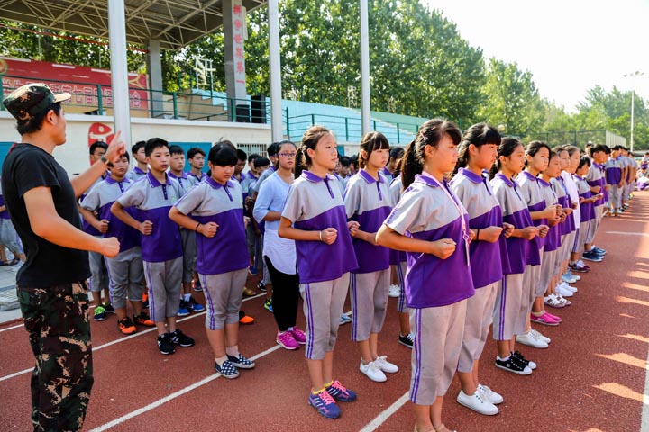 2016初一新生军训剪影