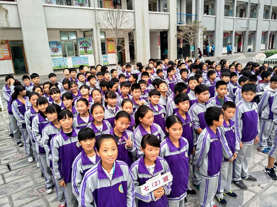 七年级举行校歌合唱比赛活动