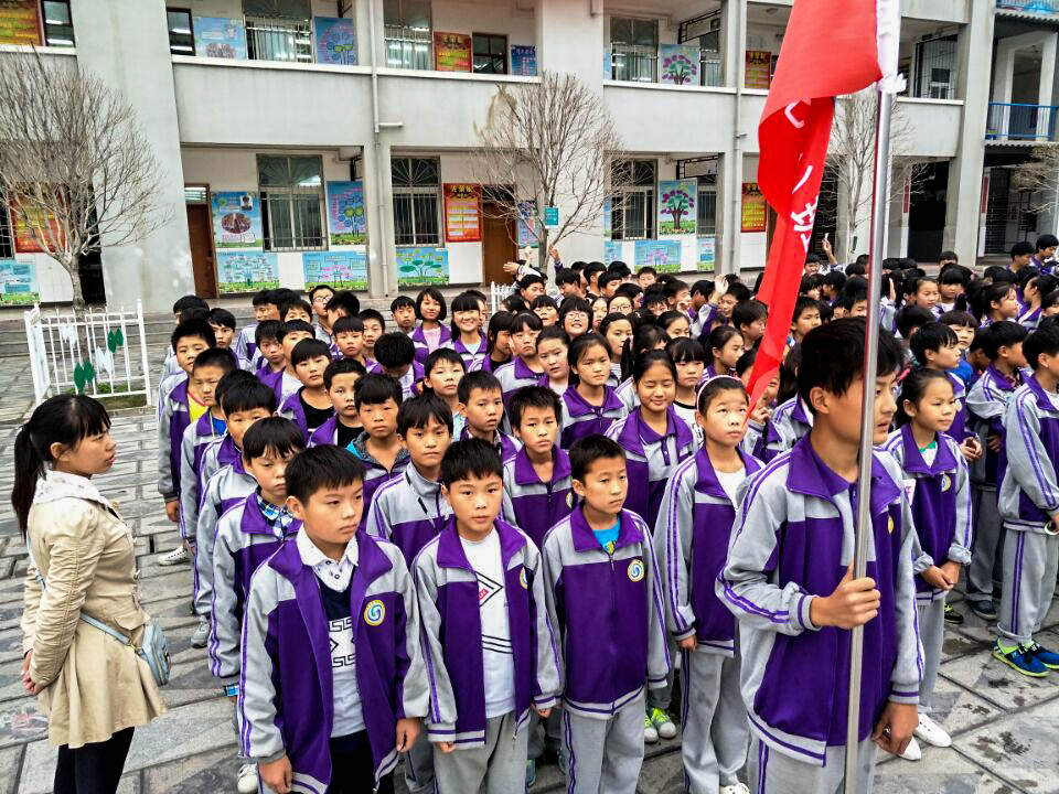 七年级举行校歌合唱比赛活动