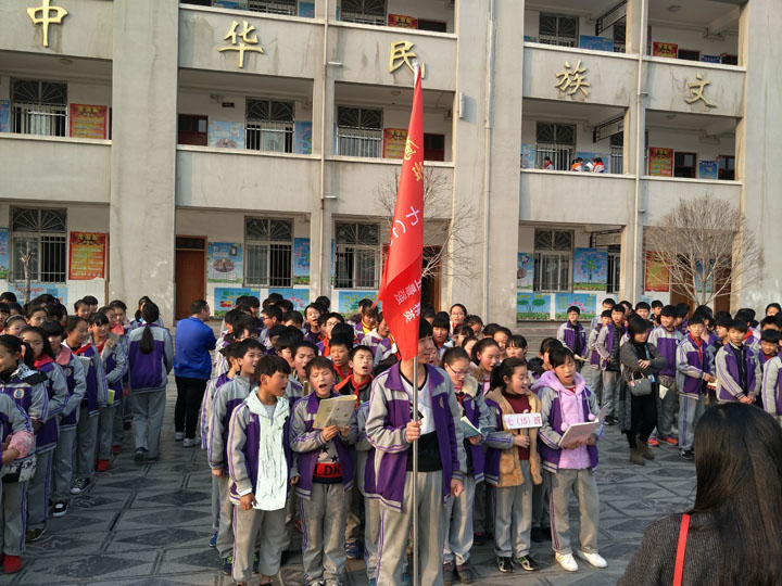 七年级举行班级歌唱比赛