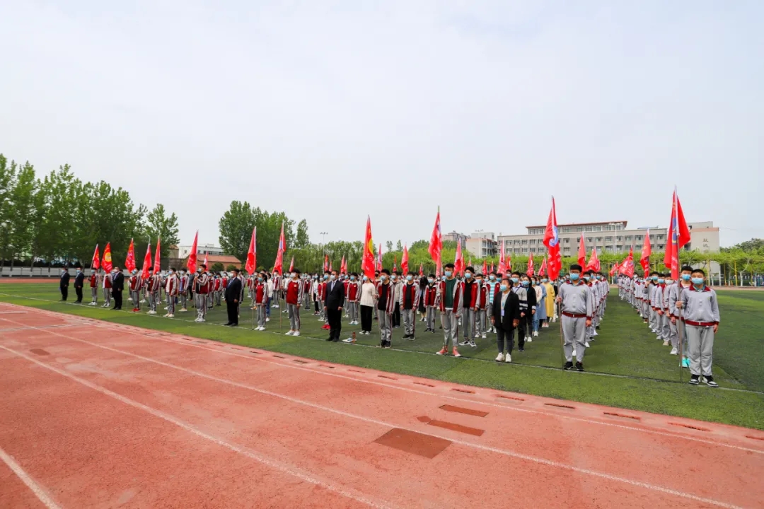 淮阳羲城中学举行“开学第一课”之升旗仪式