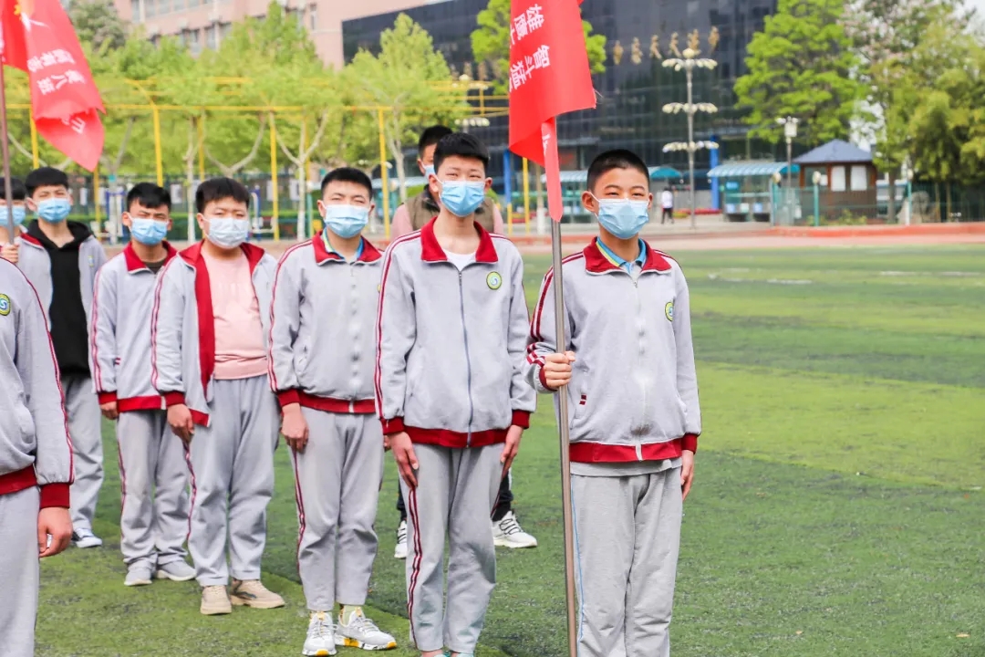 淮阳羲城中学举行“开学第一课”之升旗仪式