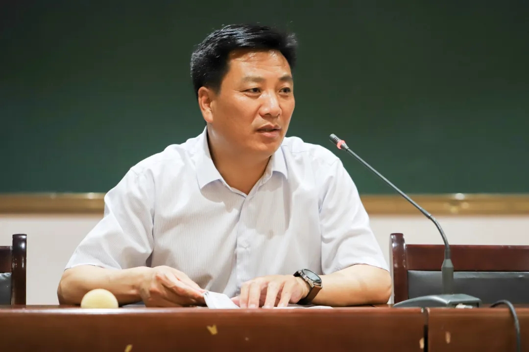 淮阳羲城中学举行班主任分享会