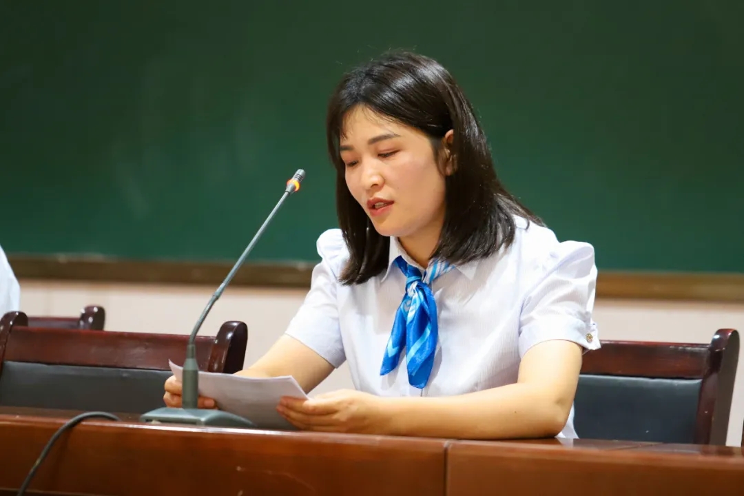 淮阳羲城中学举行班主任分享会