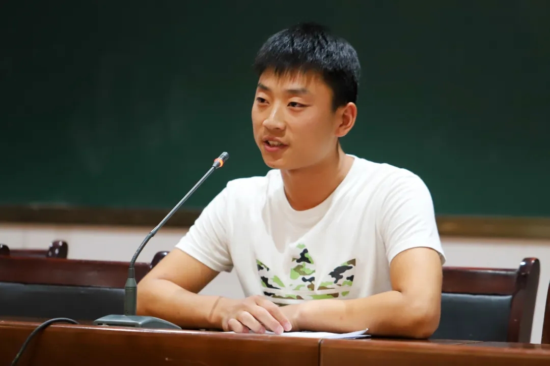 淮阳羲城中学举行班主任分享会