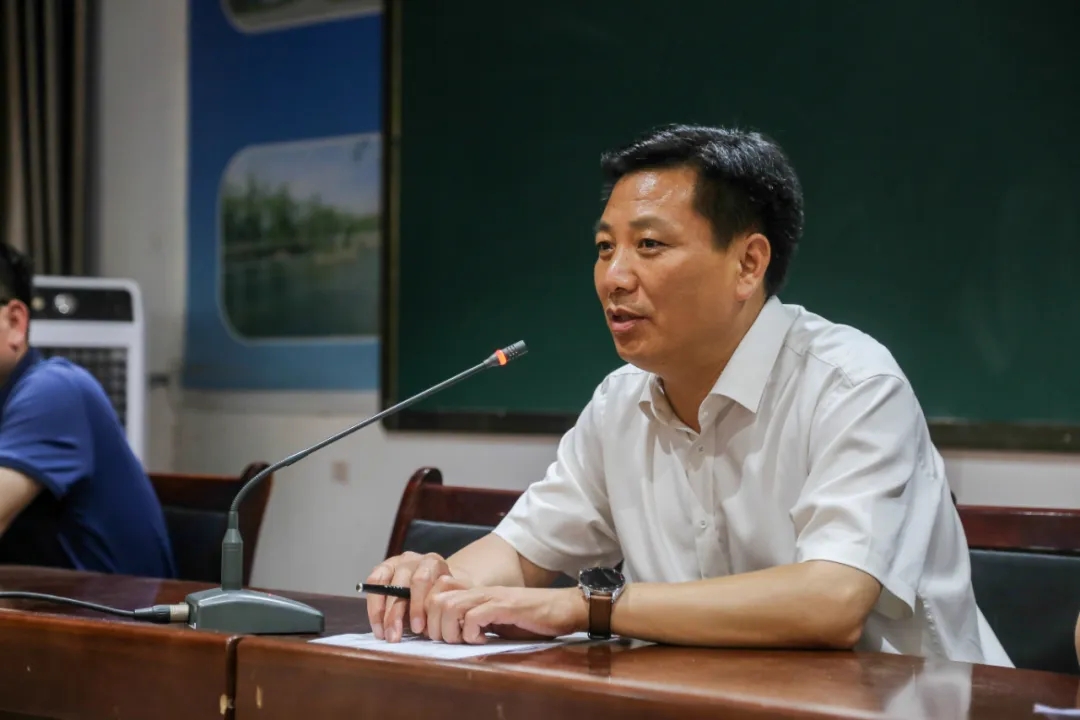 不负韶华 砥砺前行——羲城中学举行期中考试表优暨教育大会