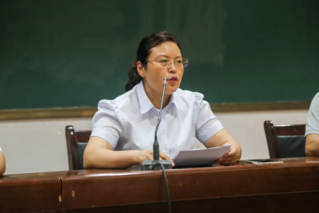 不负韶华 砥砺前行——羲城中学举行期中考试表优暨教育大会