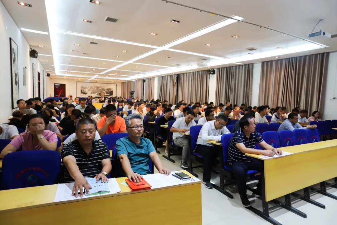 淮阳羲城中学召开目标管理及安全工作专题培训会