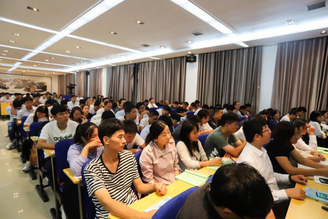 淮阳羲城中学召开目标管理及安全工作专题培训会