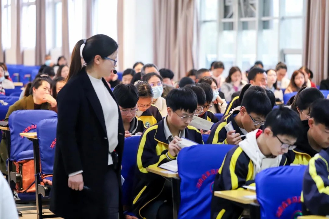 淮阳区2021年中考英语备考研讨会在羲城中学成功举办